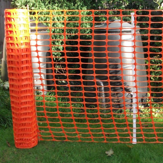 Heavy Duty HDPE Plastic Safety Fence Block Off Property Lines / Unfinished Buildings