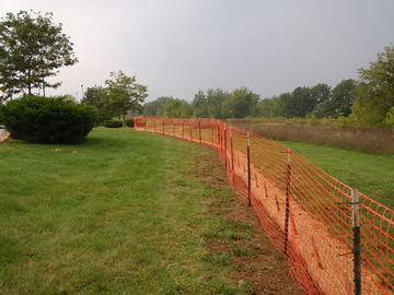 Virgin HDPE Plastic Barrier Fencing Mesh For Construction Warning Barrier 110*26mm